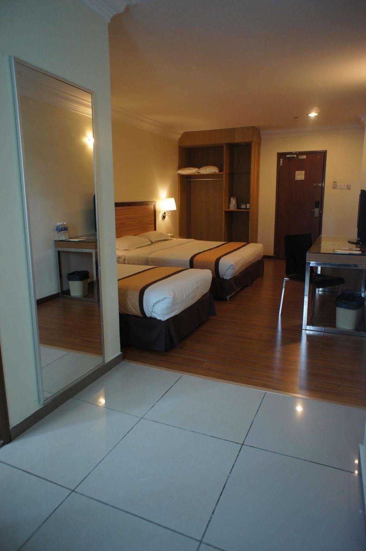 Tyng Garden Hotel SDK Exterior foto